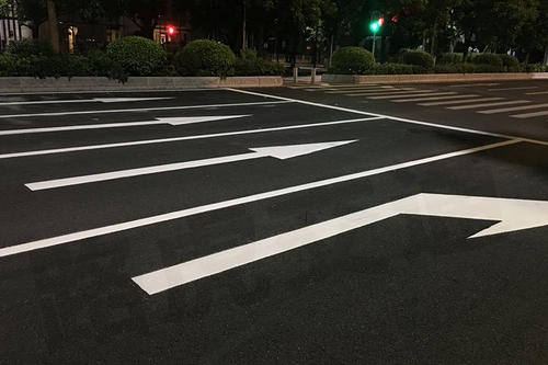 本洲涂料 交通标线.jpg